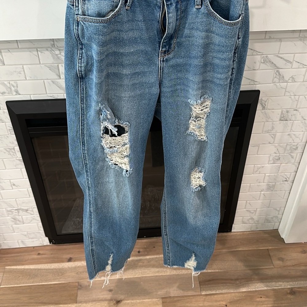 Hollister ultra high rise mom Jean vintage stretch Distressed Blue Jeans - Picture 2 of 6